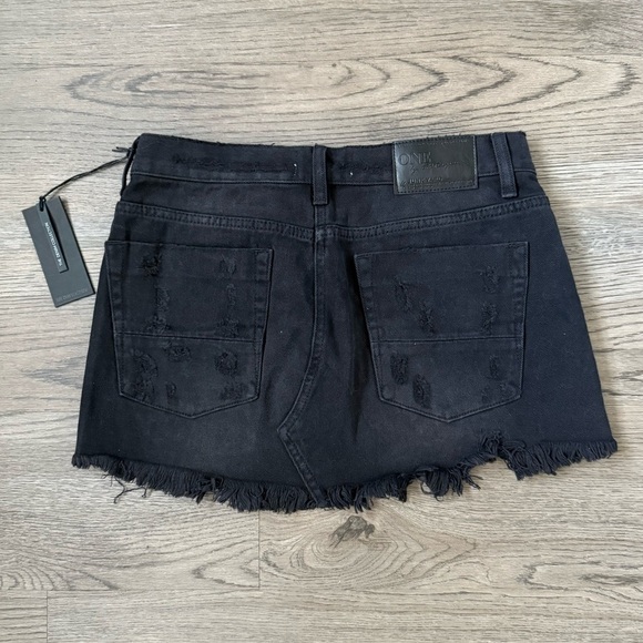One Teaspoon Junkyard Distressed Mini Jean Skirt Black Size 26 Raw Hem‎ NWT - Picture 4 of 10